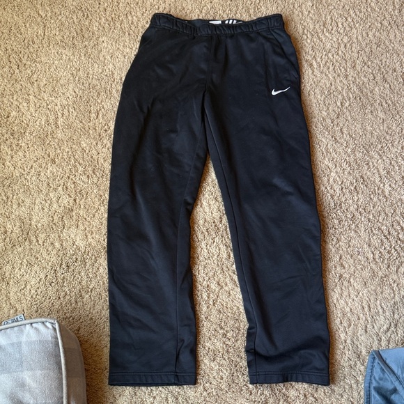 Nike Black Sports sweats - Picture 1 of 2